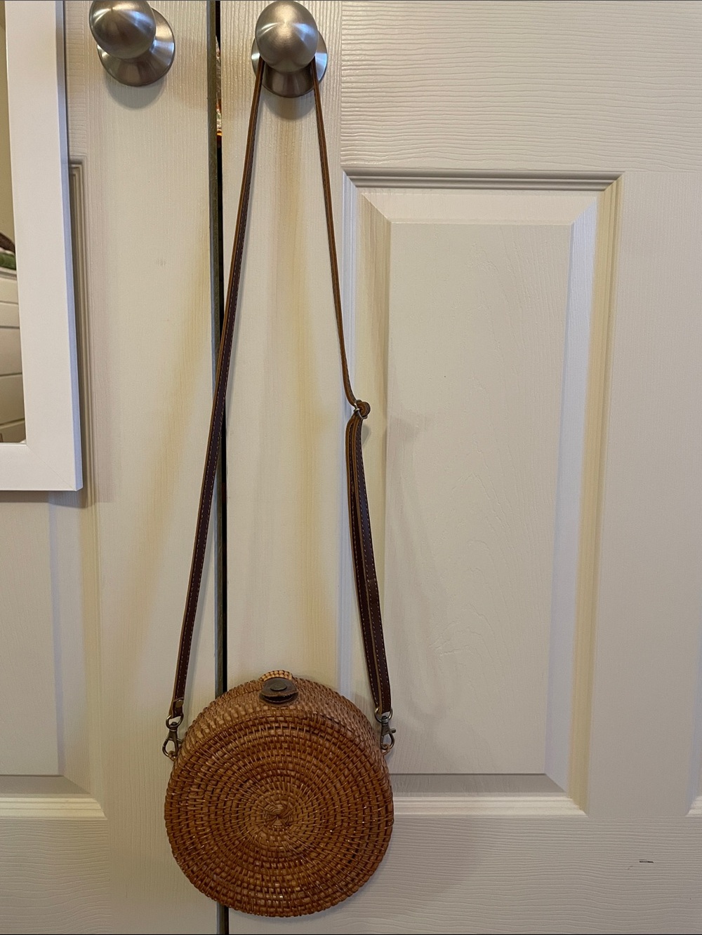 Round Woven Straw Crossbody Bag - Brown